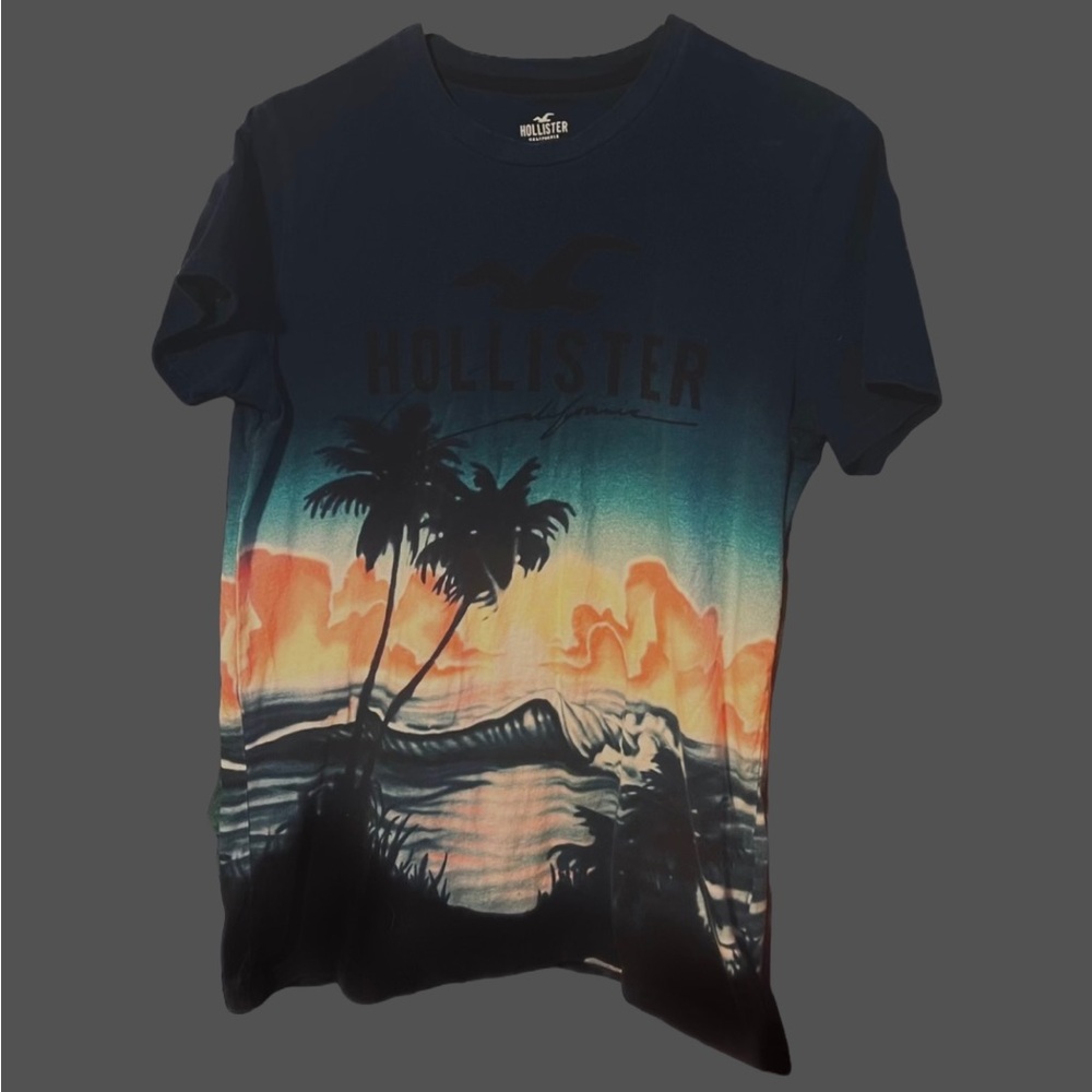 Beach Hollister shirt